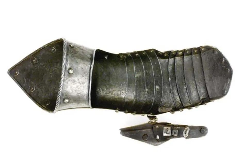 Rustningshandske, Nürnberg (?), 1500-tal, höger hand.