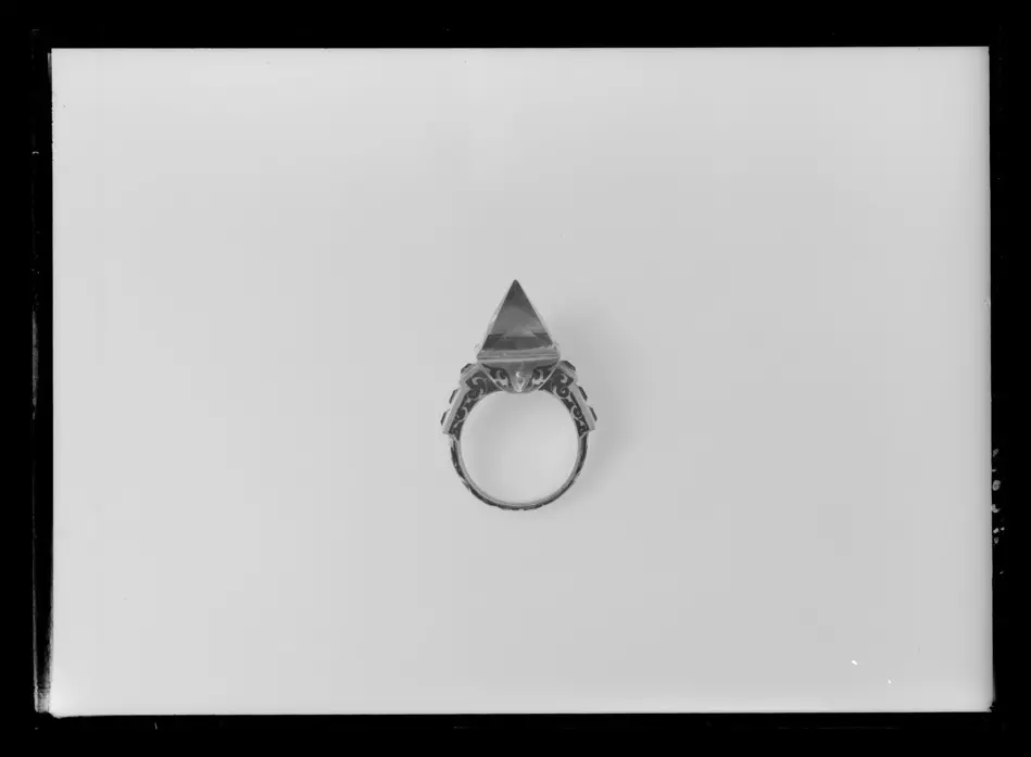 Karl IX:s kröningsring, etui nr 1168.