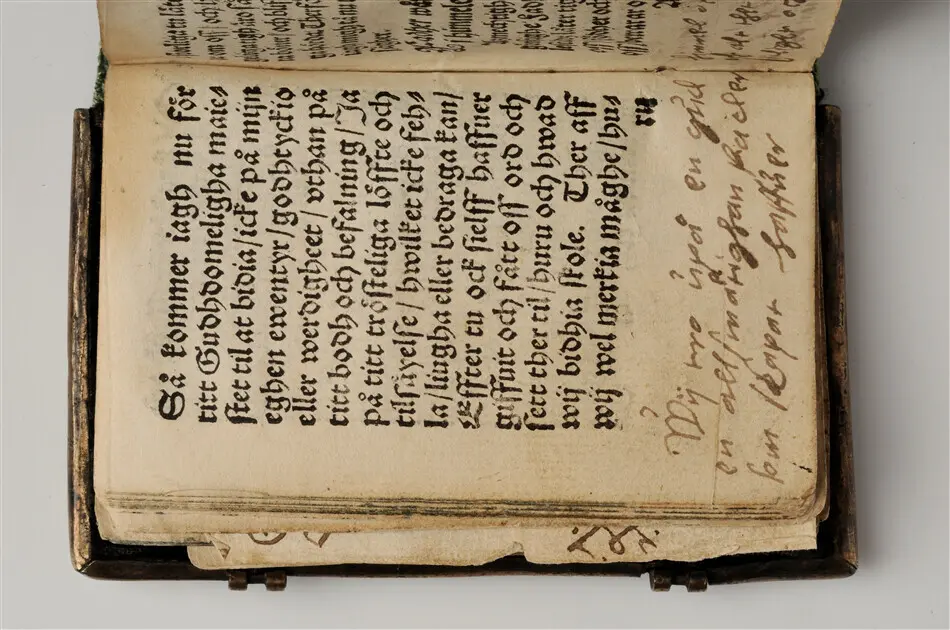 Bönbok, titel: "Någhra gudeligha böner utdragna aff then helga scrifft", tryckt hos Amund Laurentzon, Stockholm 1559.