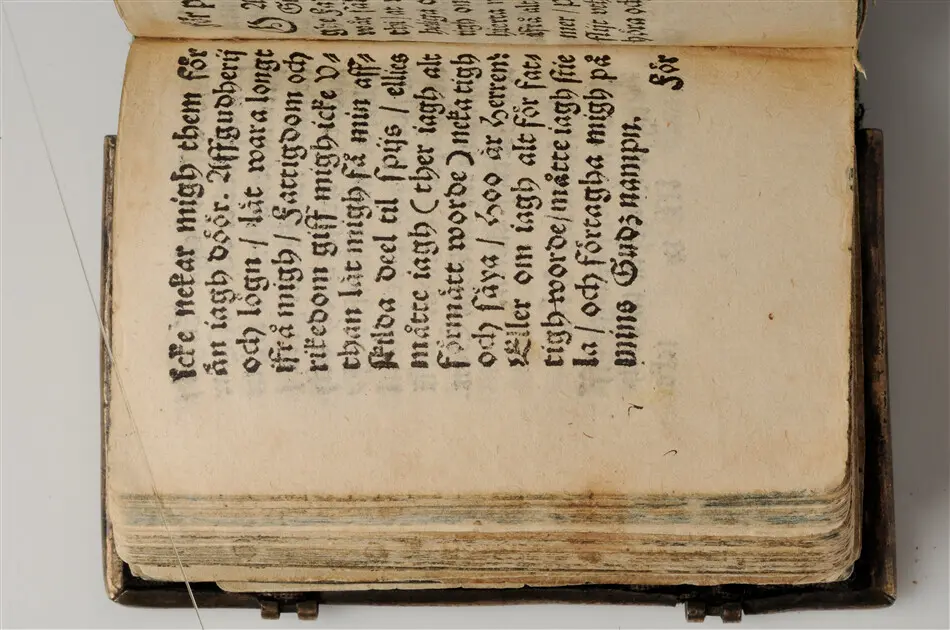 Bönbok, titel: "Någhra gudeligha böner utdragna aff then helga scrifft", tryckt hos Amund Laurentzon, Stockholm 1559.