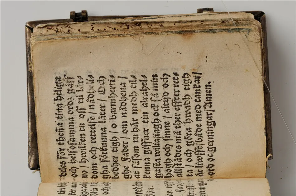 Bönbok, titel: "Någhra gudeligha böner utdragna aff then helga scrifft", tryckt hos Amund Laurentzon, Stockholm 1559.
