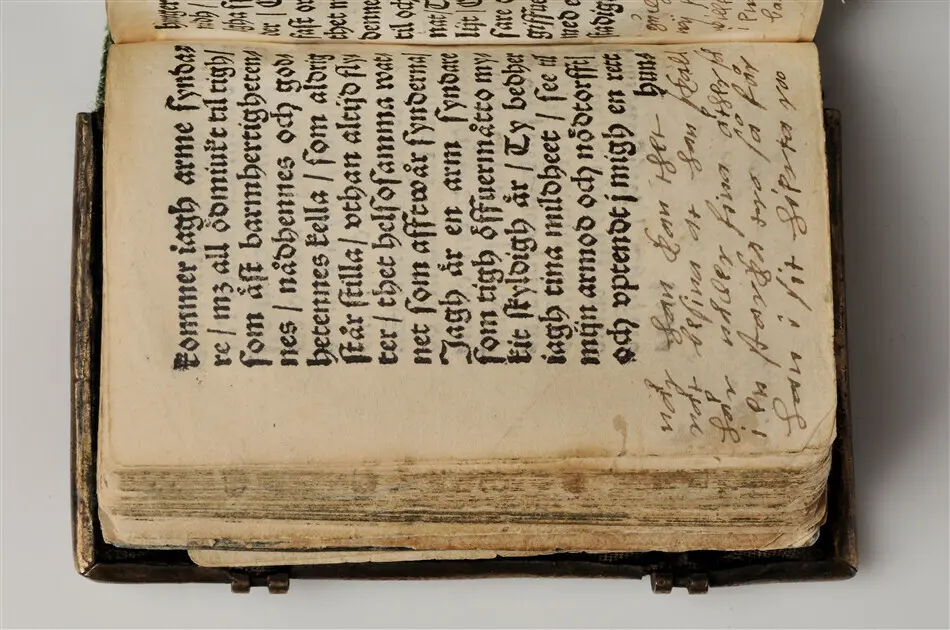 Bönbok, titel: "Någhra gudeligha böner utdragna aff then helga scrifft", tryckt hos Amund Laurentzon, Stockholm 1559.