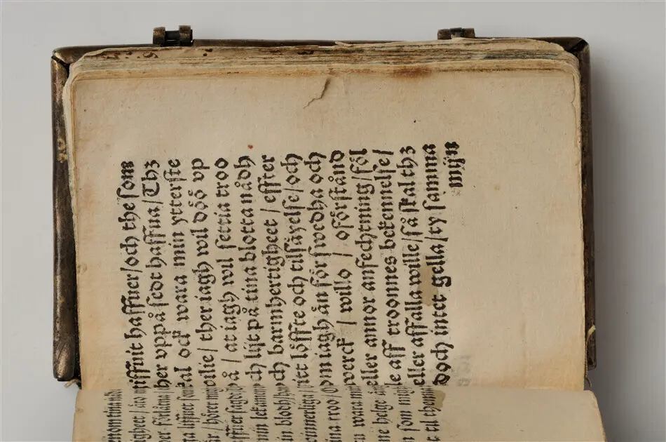 Bönbok, titel: "Någhra gudeligha böner utdragna aff then helga scrifft", tryckt hos Amund Laurentzon, Stockholm 1559.