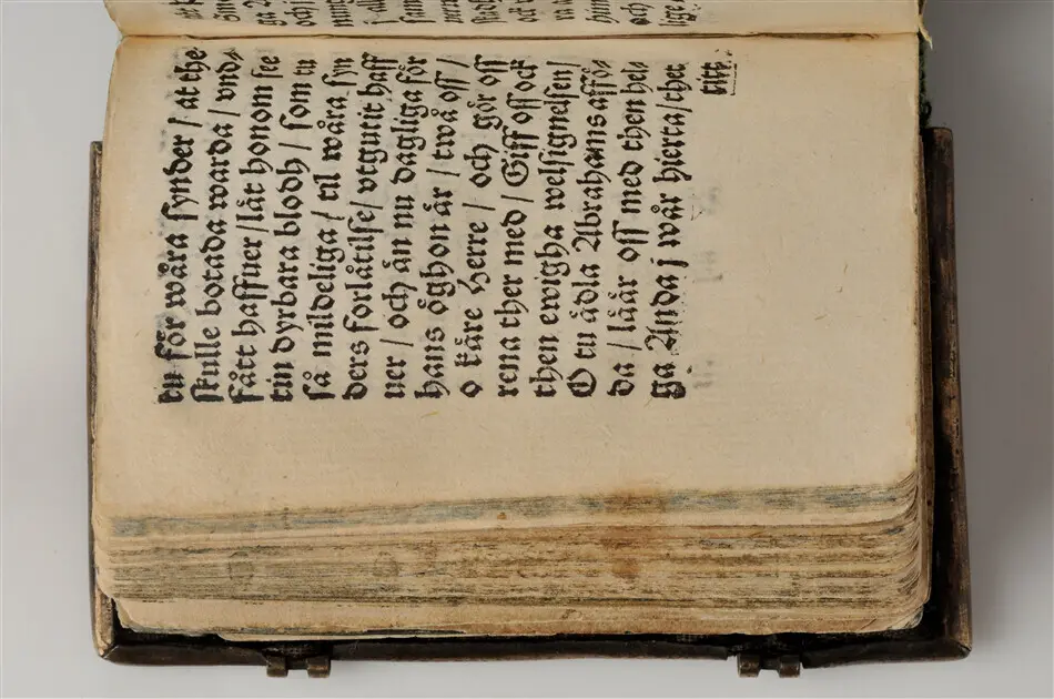 Bönbok, titel: "Någhra gudeligha böner utdragna aff then helga scrifft", tryckt hos Amund Laurentzon, Stockholm 1559.