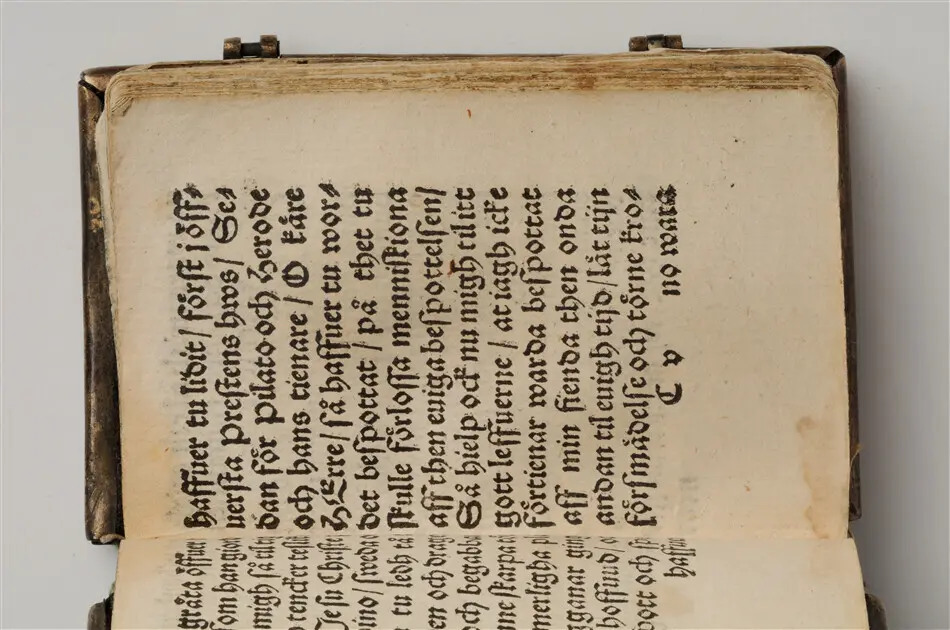 Bönbok, titel: "Någhra gudeligha böner utdragna aff then helga scrifft", tryckt hos Amund Laurentzon, Stockholm 1559.