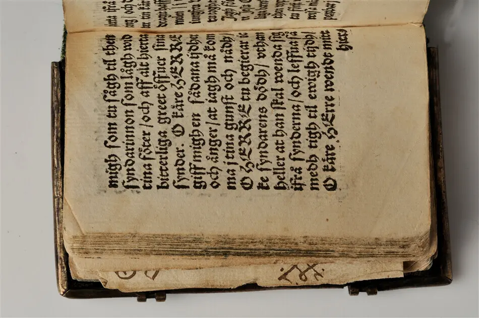 Bönbok, titel: "Någhra gudeligha böner utdragna aff then helga scrifft", tryckt hos Amund Laurentzon, Stockholm 1559.