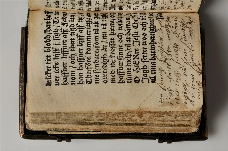 Bönbok, titel: "Någhra gudeligha böner utdragna aff then helga scrifft", tryckt hos Amund Laurentzon, Stockholm 1559.