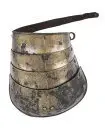 Axelstycke med armskena med armbuckla, höger. Till Johan III:s halvrustning. Troligen från 1570-talet.